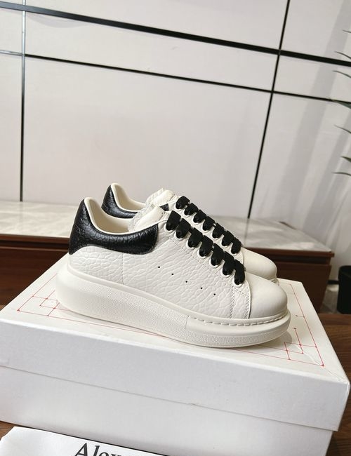 McQueen Deer Pattern Classic Versatile White Shoes