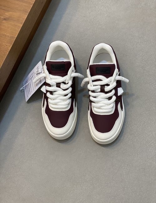 Valentino Rivet Cowhide Sheepskin Casual Sneakers