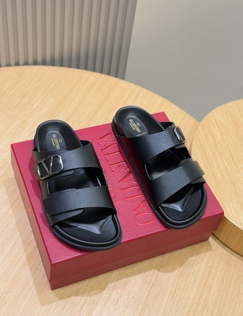 Valentino Cowhide Slippers V Hardware Details