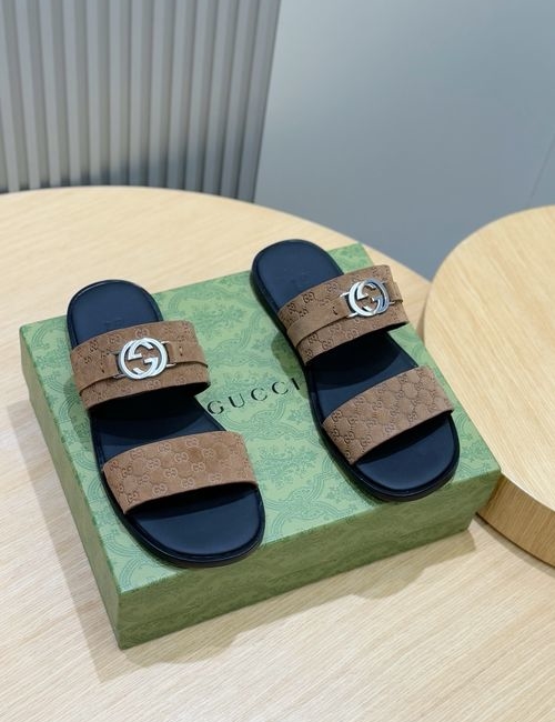 Gucci Lido Leather Slides With Interlocking Logo