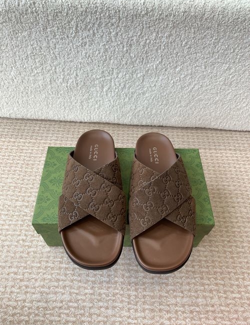 Gucci Interlocking G Leather Slides