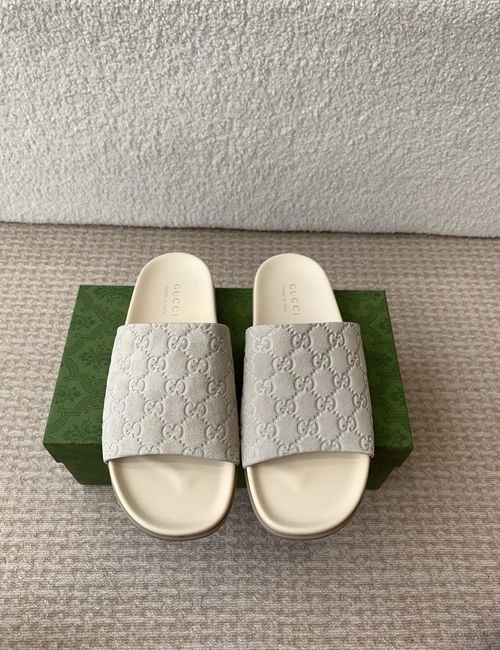 Gucci Interlocking G Leather Slides