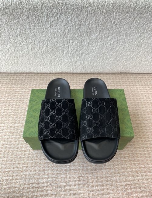 Gucci Interlocking G Leather Slides