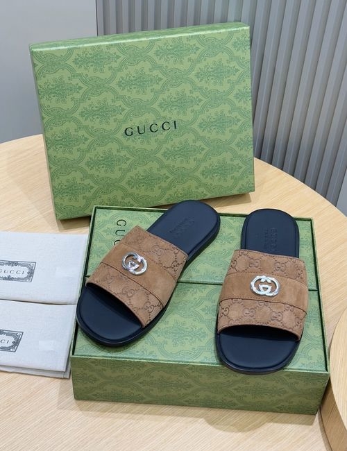 Gucci Interlocking G Slides. Classic Design. Leather Details.
