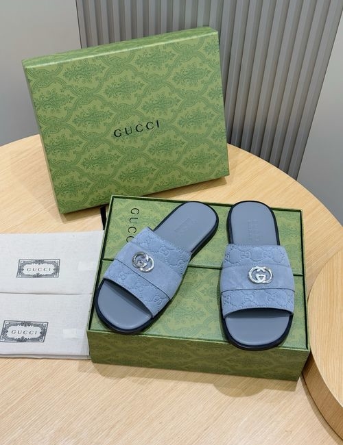 Gucci Interlocking G Slides. Classic Design. Leather Details.