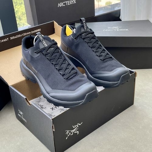 ArcTeryx Arc teryx Aerios Aura Breathable Hiking Shoes