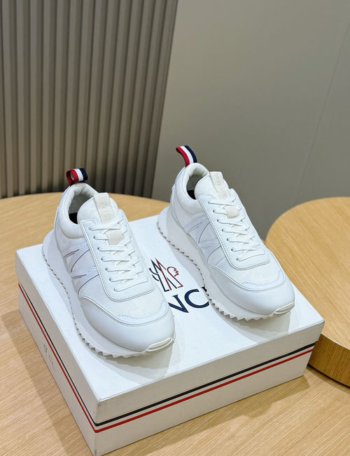 Moncler Pacey Sneakers: Lightweight And Vintage Style