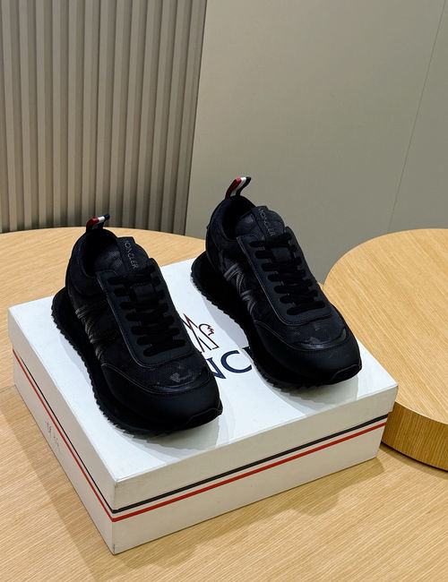Moncler Pacey Sneakers: Lightweight And Vintage Style