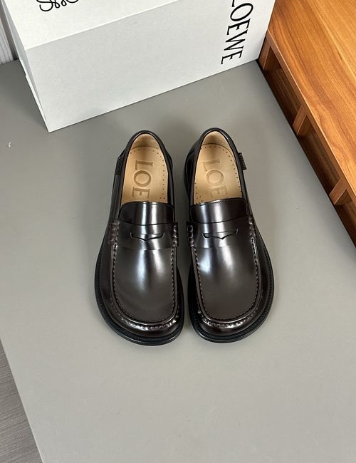Loewe Vintage Style Shoes With Minimalist Design