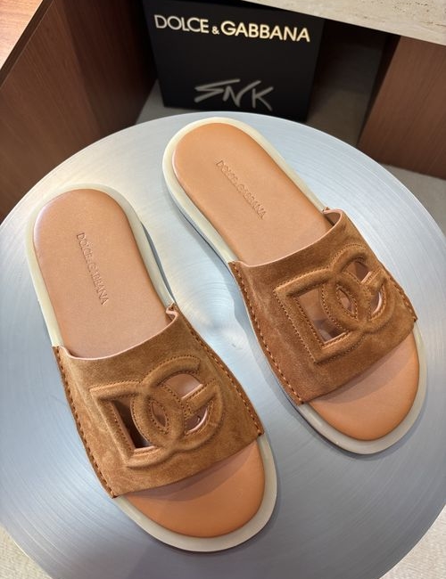 Dolce & Gabbana DG Embossed Logo Calfskin Slippers