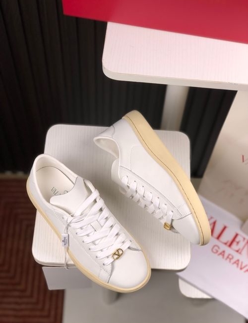 Valentino Low-top Leather Sneakers With TPU Sole