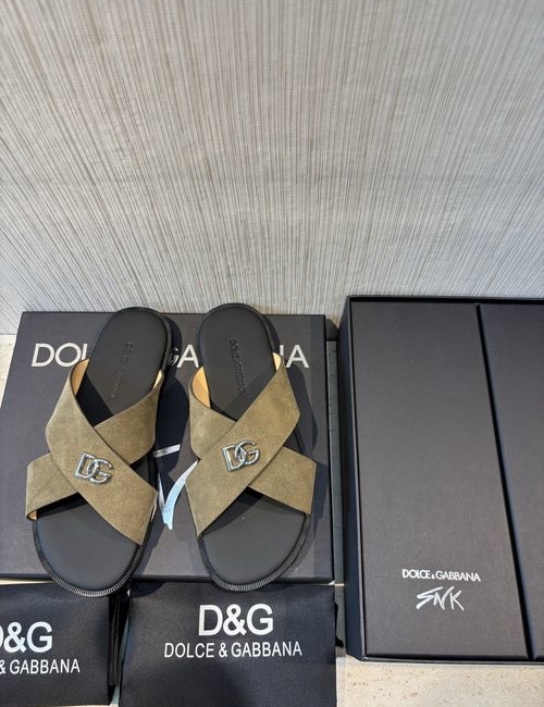 Dolce & Gabbana DG Plated Logo Calfskin Slippers