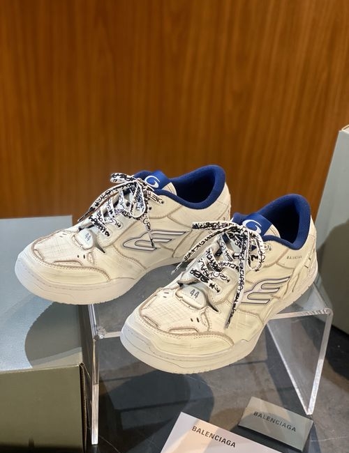 Balenciaga Hamptons Worn-out Sneakers Cowhide Graffiti Laces