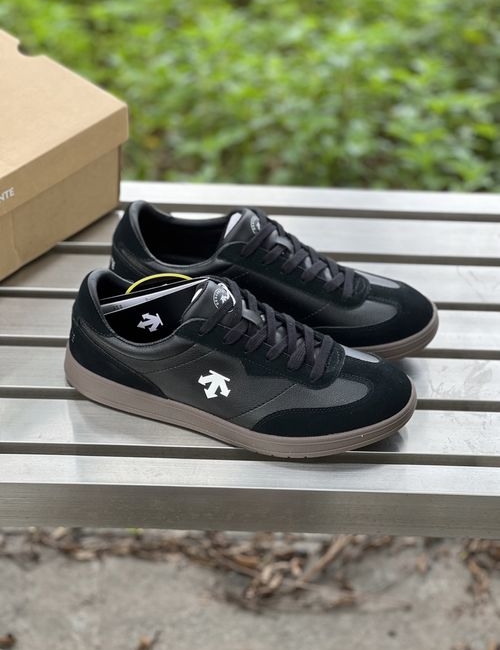 Descente Leather Upper Casual Skate Shoes