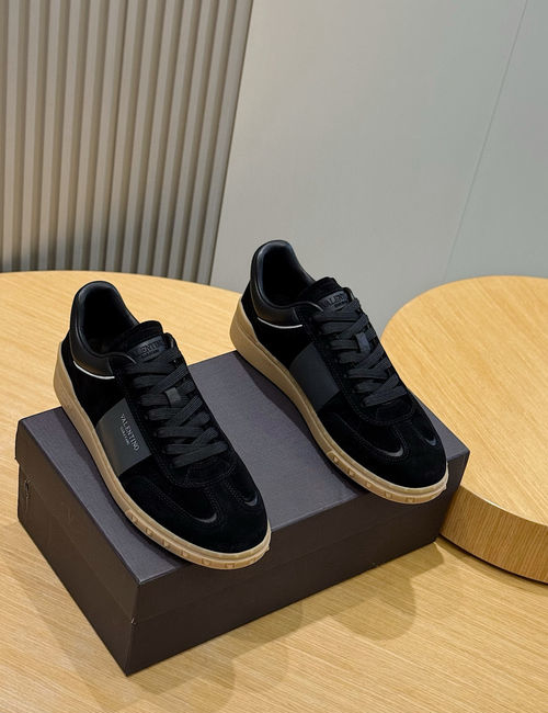 Valentino Freedomdots Low-top Leather Sports Shoes
