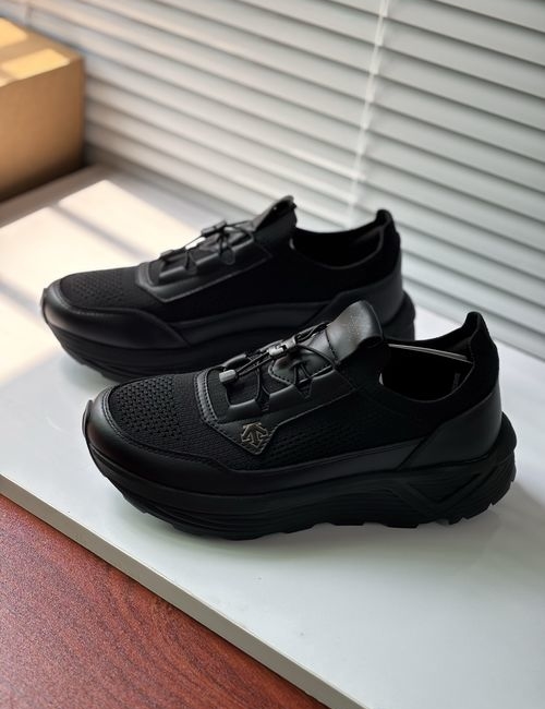 Descente Breathable Shock-absorbing Sports Running Shoes