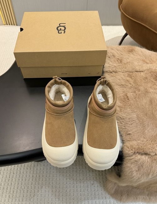 UGG Waterproof Short Tasman Shearling Boots