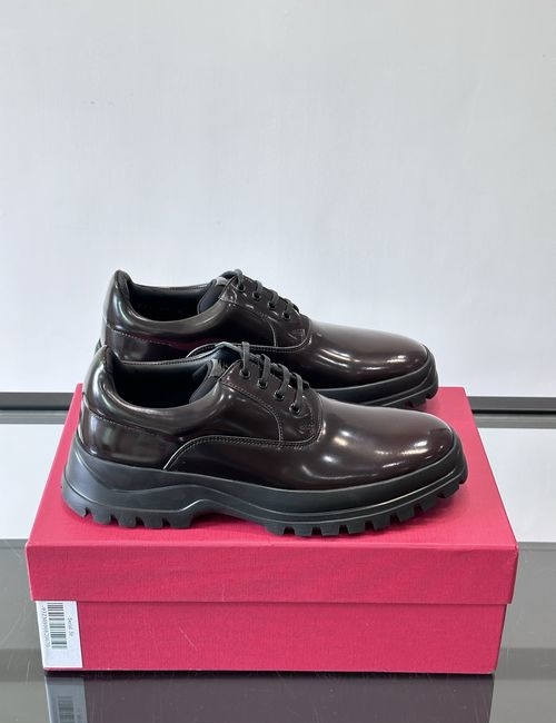 Ferragamo Sophisticated Leather Shoes With Fine Workmanship