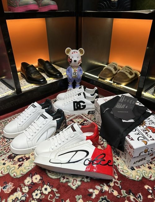 Dolce & Gabbana DG Portofino Grained Calfskin Sneakers With DG Logo