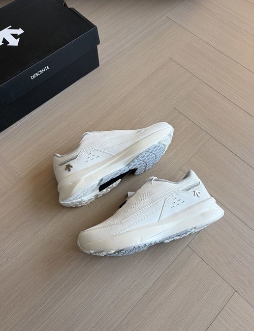 Descente DFLUID Tech Midsole High Abrasion Rubber Outsole Shoes