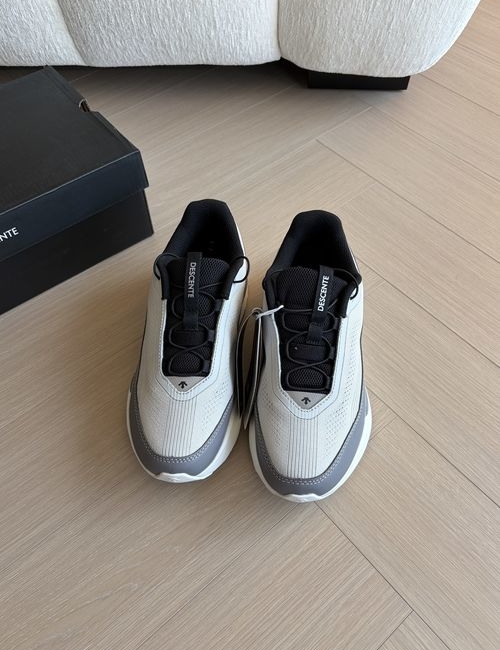 Descente Grey Low-top Casual Sports Shoes
