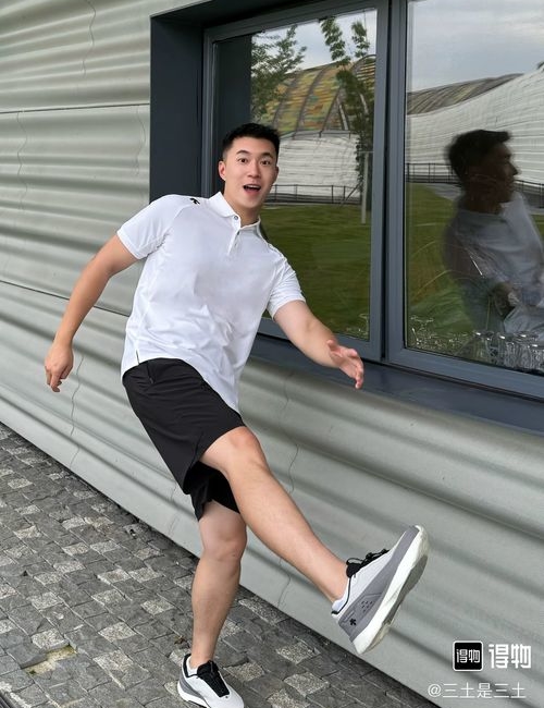 Descente RUNNING Shoes: Comfort, Grip, Style