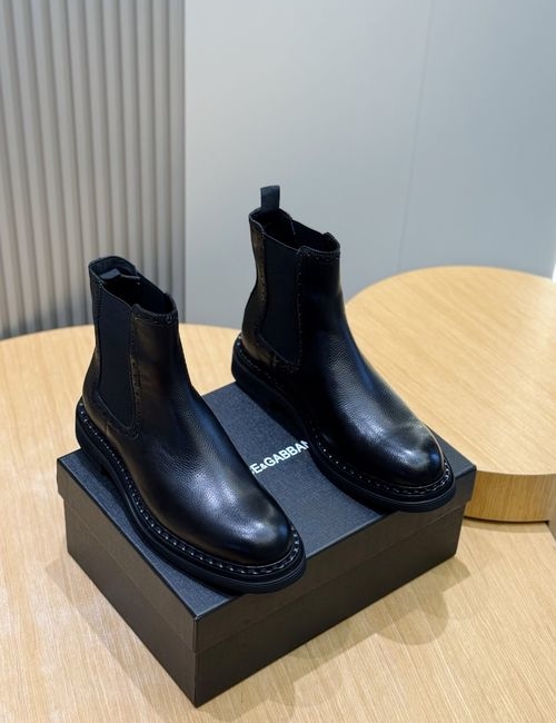 Dolce & Gabbana DG Cowhide Chelsea Boots With Leather Sole