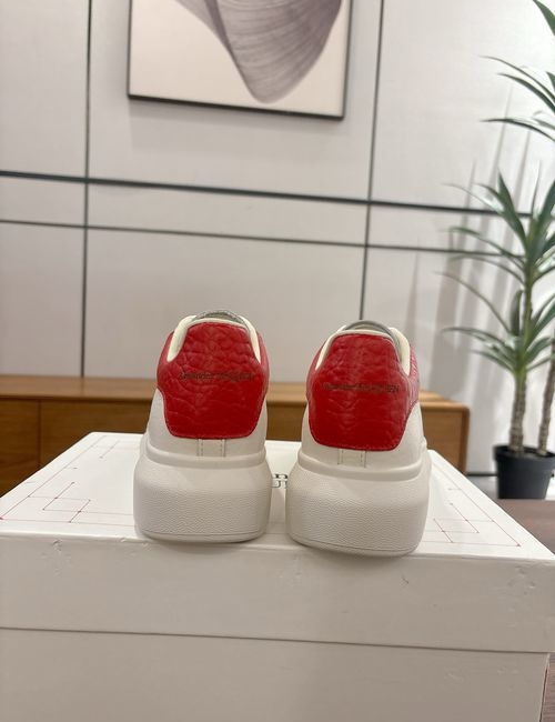 McQueen Deer Pattern Classic Versatile White Shoes