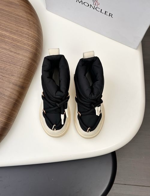 Moncler Snow Sneakers With Mesh And Rubber Sole
