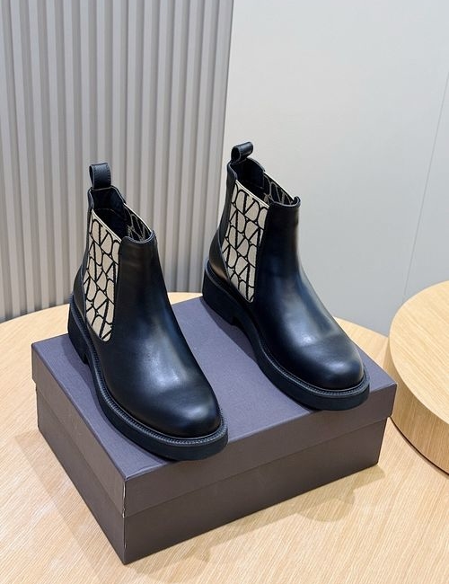 Valentino V-logo Leather Chelsea Ankle Boots