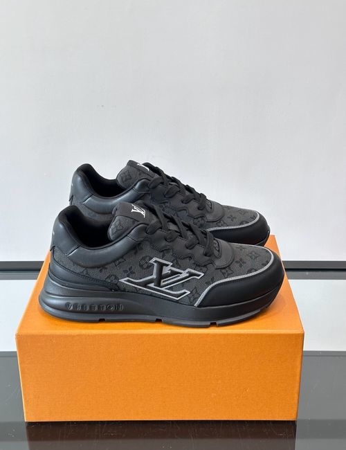 Louis Vuitton LV Classic Casual Leather Sneakers With Rubber Outsole