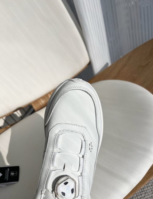 Descente White Shoes: Fresh, Vibrant, Safe Walking