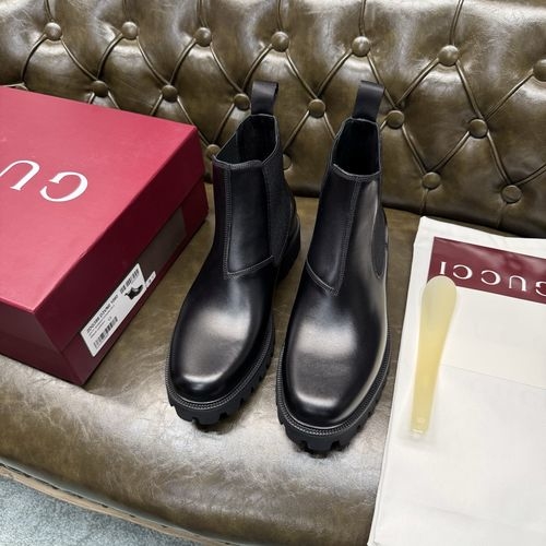 Gucci Black Calfskin Classic Loafers GG Embossed