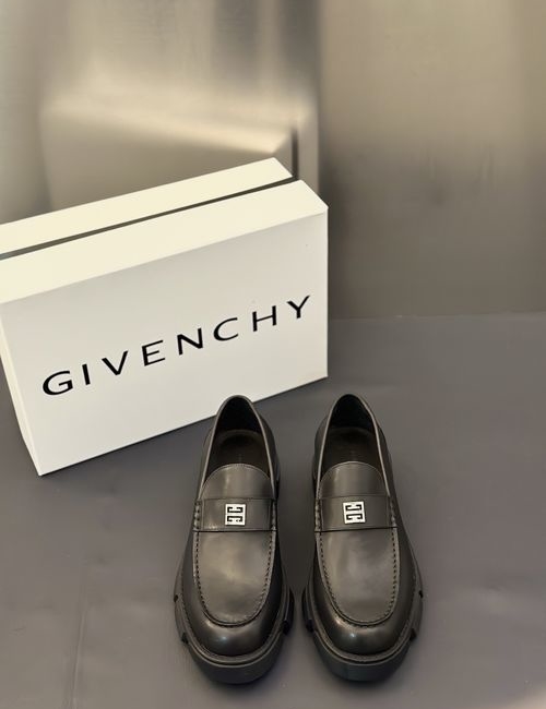 Givenchy Show Series Leather Ankle Boots With Logo