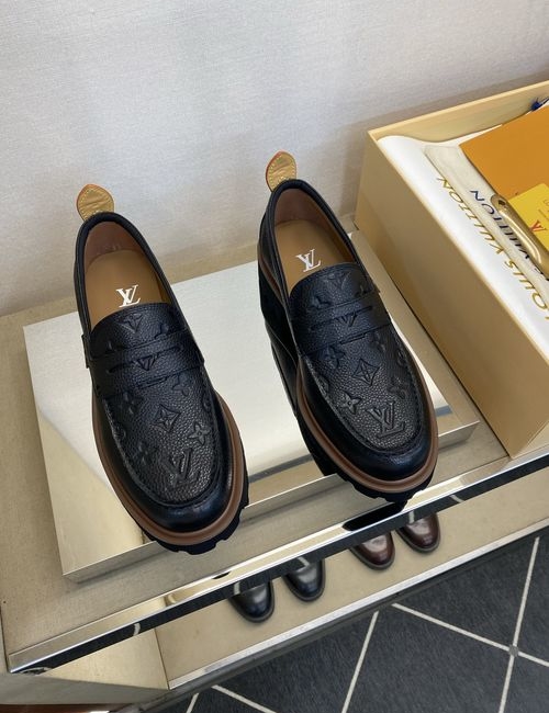 Louis Vuitton LV Cowhide Loafers With Non-slip Outsole
