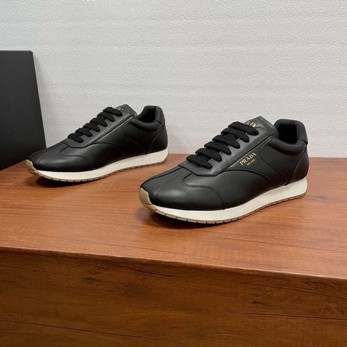 Prada Classic Casual Leather Sneakers With Logo