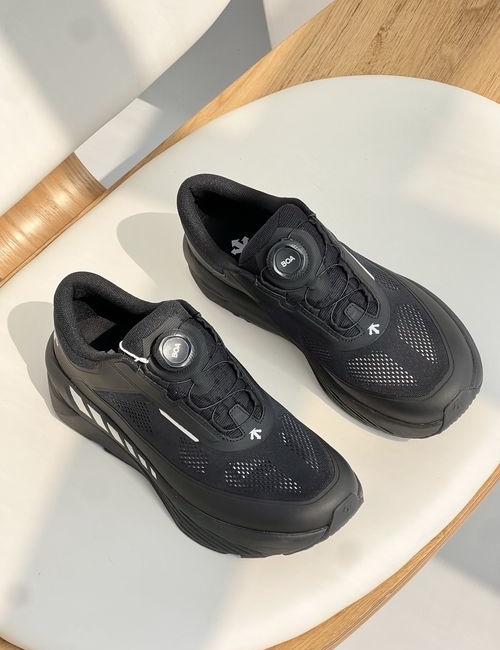 Descente BOA Lacing Running Sports Shoes