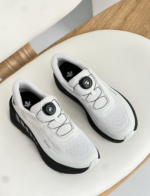 Descente BOA Lacing Breathable Cushioned Running Sneakers