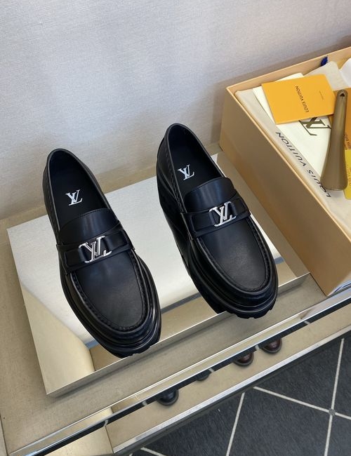 Louis Vuitton LV Loafer Shoes Cowhide Upper Anti-slip Sole