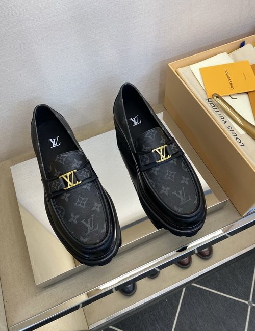 Louis Vuitton LV Loafer Shoes Cowhide Upper Anti-slip Sole