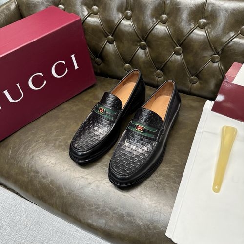 Gucci Classic Thick Sole With Embossed Ribbon