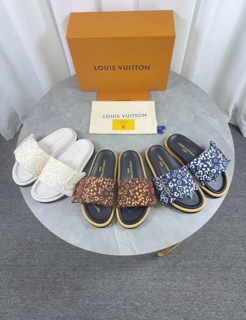 Louis Vuitton LV Cowhide Leather Lined Slippers
