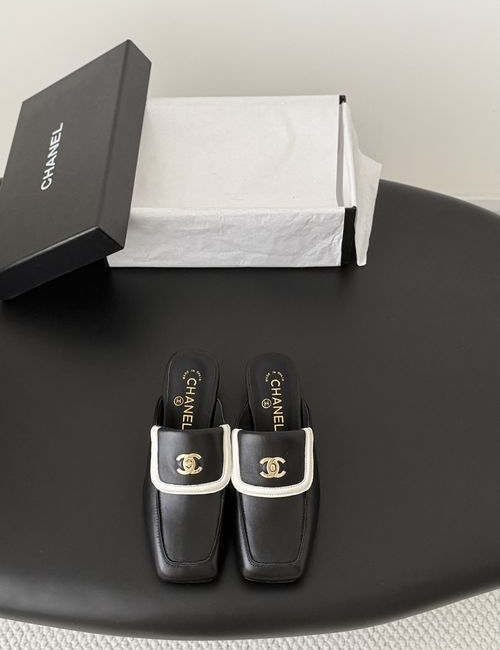 Chanel Vintage Schoolbag Buckle Slip-On, Leather Upper, Sheepskin Lining, Genuine Leather Sole