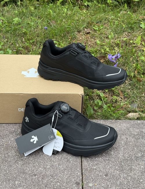 Descente Casual Outdoor Athletic Sneakers With Original Box