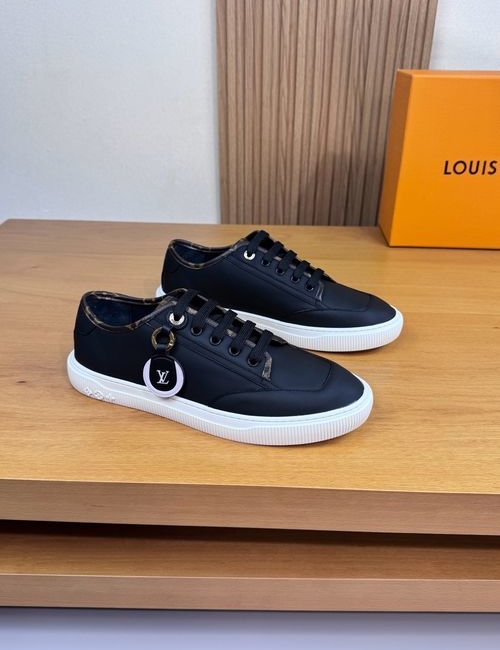 Louis Vuitton LV Casual Sports Shoes Available In Various Sizes