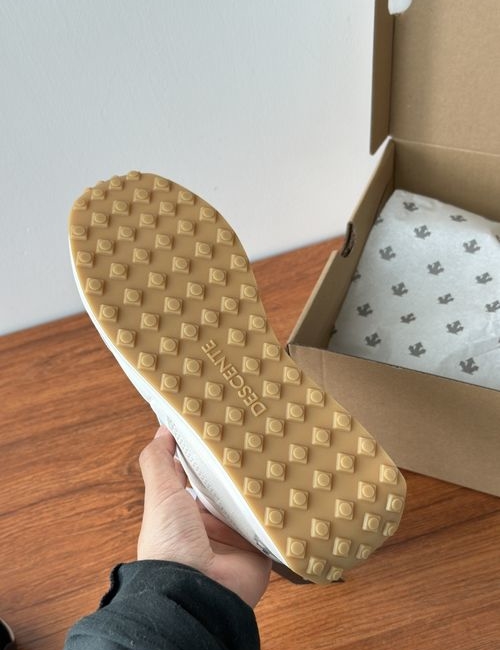 Descente Lightweight Midsole, Strong Grip Outsole
