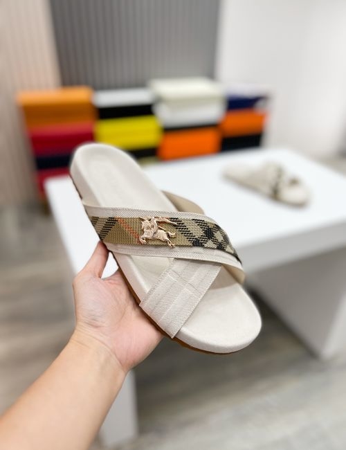 Burberry Cowhide Slides TB Logo Premium Texture