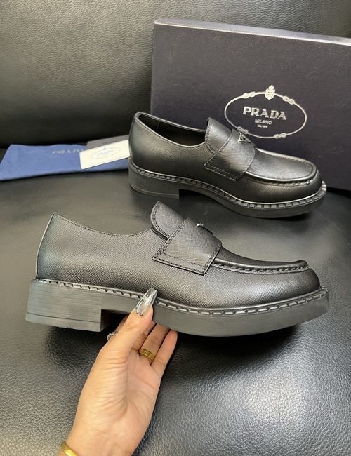 Prada Premium Leather Comfortable Casual Sneakers