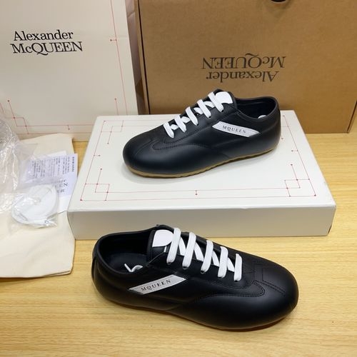 McQueen Premium Leather Trainer With Full Accessories