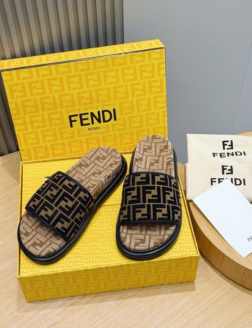 Fendi Color-blocked FF Pattern Rubber Slippers